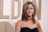 Jennifer Aniston: Τα πρώτα Χριστούγεννα με τον Jim Curtis και οι εικόνες που μιλούν από μόνες τους