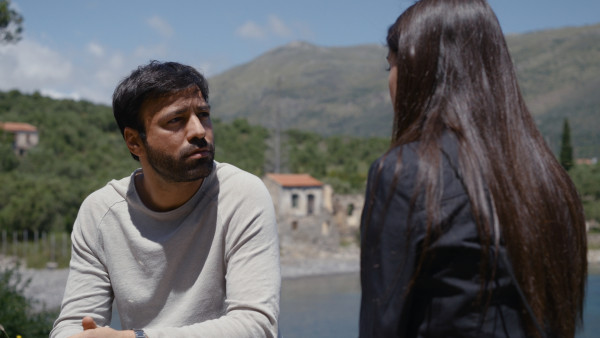 Η γη της ελιάς: Ο Στέφανος αφήνει άφωνη τη Βασιλική λέγοντας πως φεύγει για Γερμανία