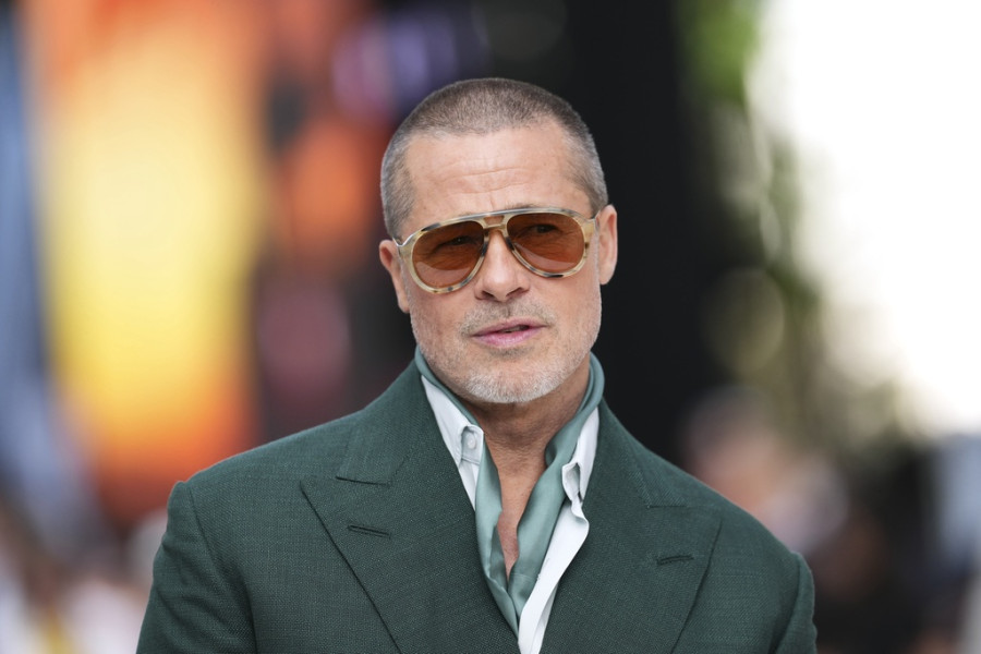 Ο Brad Pitt και η σύντροφός του Ines de Ramon ποζάρουν μαζί για πρώτη φορά μετά από σχεδόν έναν χρόνο