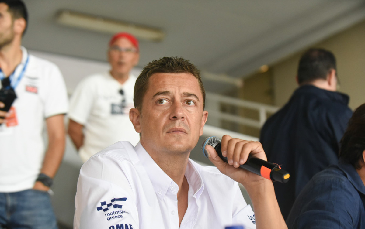 Αντώνης Σρόιτερ: Κανένα δελτίο δεν τον αγχώνει όσο το τηλεφώνημα της μαμάς του και θα καταλάβεις γιατί