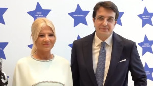 Φαίη Σκορδά: Όλοι μιλούν για την πρώτη -και γκράντε- επίσημη εμφάνιση με τον μέλλοντα σύζυγό της, Αλέξανδρο Αθανασιάδη