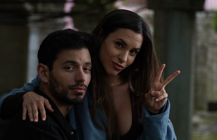 Μπλε Ώρες: Backstage φωτογραφίες και βίντεο από τα γυρίσματα της νέας σειράς του ΣΚΑΪ