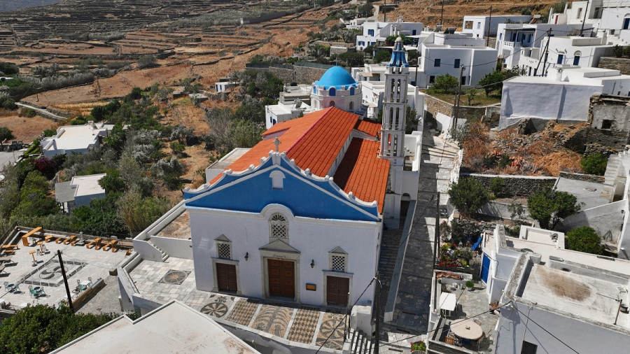 Happy Traveller: Φινάλε στη μαγευτική Τήνο με εικόνες που κόβουν την ανάσα