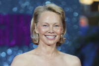 Pamela Anderson: Αυτό είναι το lip balm των $22 που δεν λείπει απο την (Birkin) τσάντα της