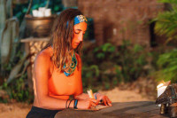 Survivor: Η αποχώρηση της Χριστιάννας Μιχαλούδη και η αγωνία για τον σύζυγό της που βρίσκεται στα Στενά του Ορμούζ