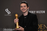 Ο Timothée Chalamet γίνεται αντικείμενο χλευασμού για τα «Franglais» του; Απαντά με χιούμορ