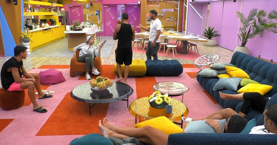 Big Brother: Ένα διπλό κρεβάτι μήλο της έριδος, τα κλάματα και βαριές εκφράσεις από πολλές πλευρές
