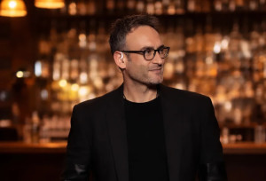 Κωνσταντίνος Κωμοδρόμος: Η πρώτη του επίσημη κυκλοφορία μετά τη νίκη στο The Voice είναι γεγονός