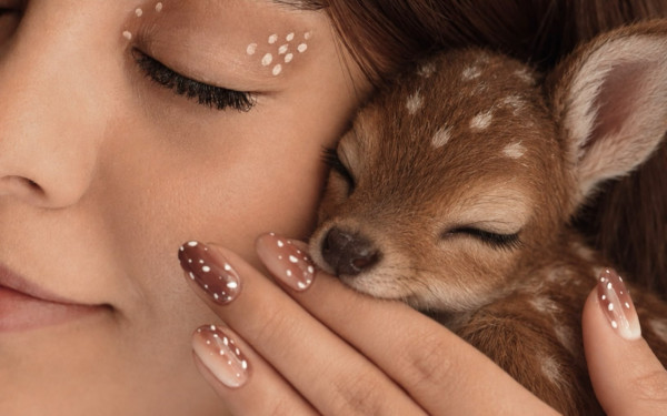 Φθινοπώριασε και τα Bambi nails επέστρεψαν. Το πιο γλυκό animal print στα νύχια μας