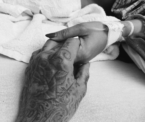 Kourtney Kardashian: Αποκάλυψε ότι σώθηκε η ζωή του μωρού της μετά από επείγουσα χειρουργική επέμβαση