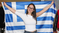 Klavdia: Το γλέντησε το Βεάκειο ακόμα και με νησιώτικα κι έριξε και τις στροφές της (Video)