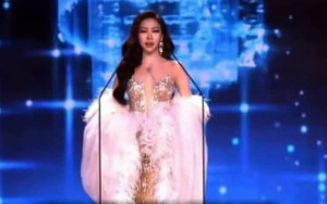 Η αμήχανη στιγμή που διαγωνιζόμενη στα Miss Thailand έχασε τα δόντια της επί σκηνής