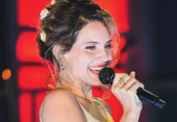 Molten Mink Brunette: Η «It» απόχρωση της σεζόν που υιοθέτησε και η Lana Del Rey