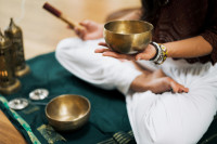 Sound Baths: Η πιο “ζεν” εμπειρία που χρειάζεται το σώμα και το μυαλό σου