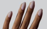 Lavender BB Cream Nails: Το λιλά μανικιούρ που θα πρωταγωνιστήσει τη νέα σεζόν