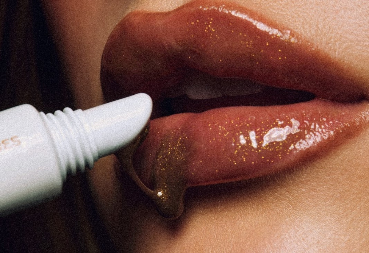 Από τι αποτελείται το lip gloss σου; Όλα όσα πρέπει να ξέρεις