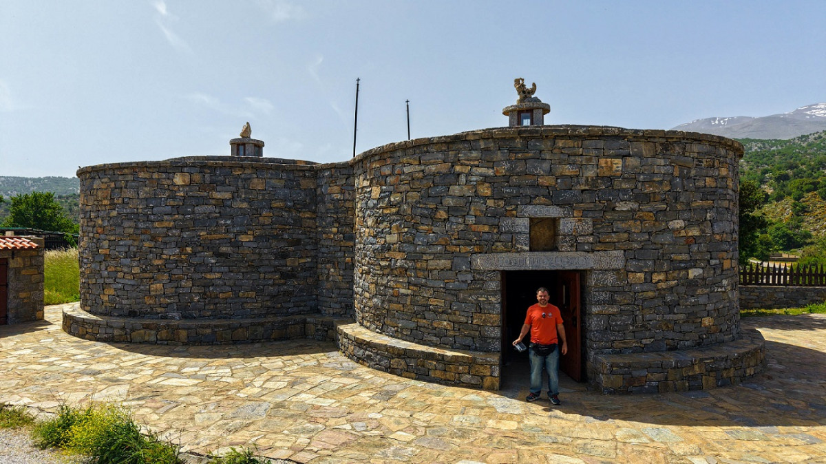 Happy Traveller: Το δεύτερο μέρος του οδοιπορικού του Ευτύχη στον Ψηλορείτη