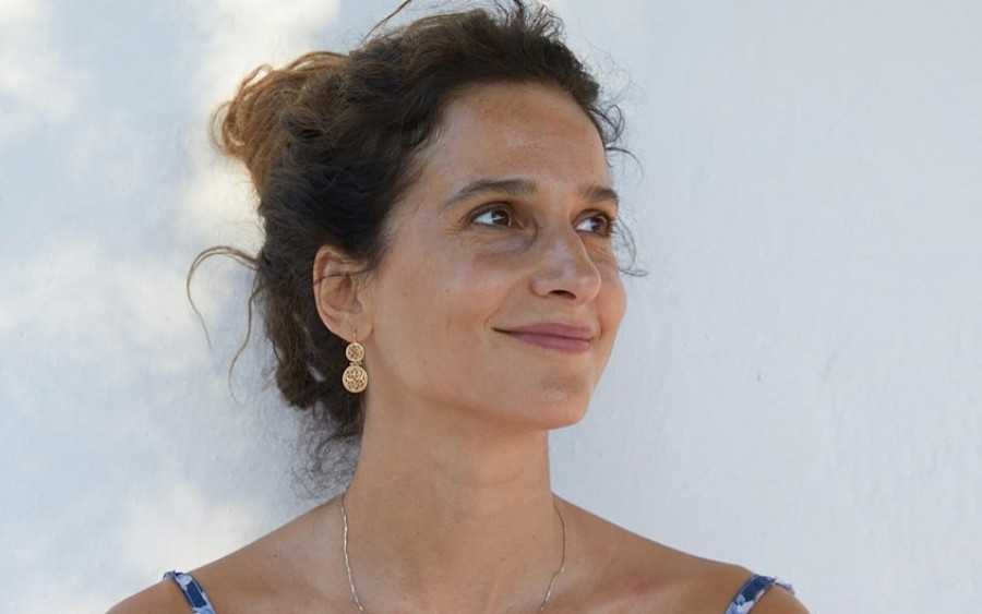 Μαρίνα Καλογήρου: Το απείθαρχο φερμουάρ και το τρελό τρολάρισμα