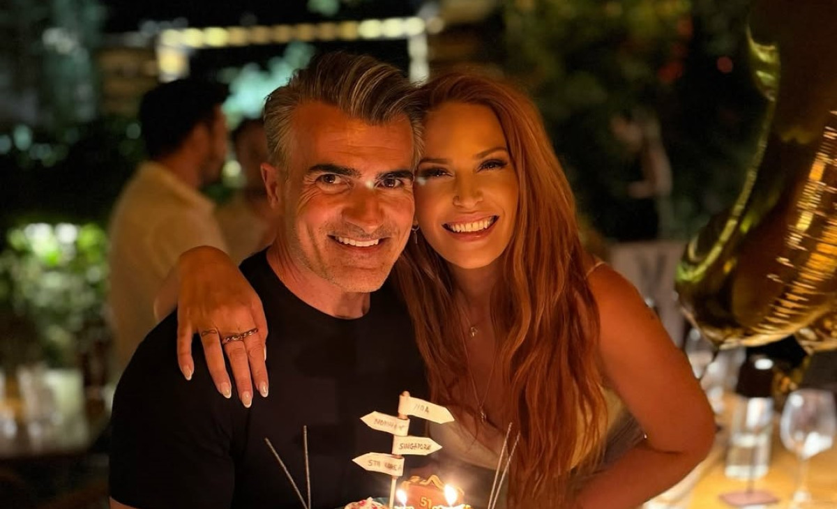Παύλος Σταματόπουλος: Γιόρτασε τα... κανονικά του γενέθλια με τούρτα αλά Happy traveller. Πόσο έγινε; 15!