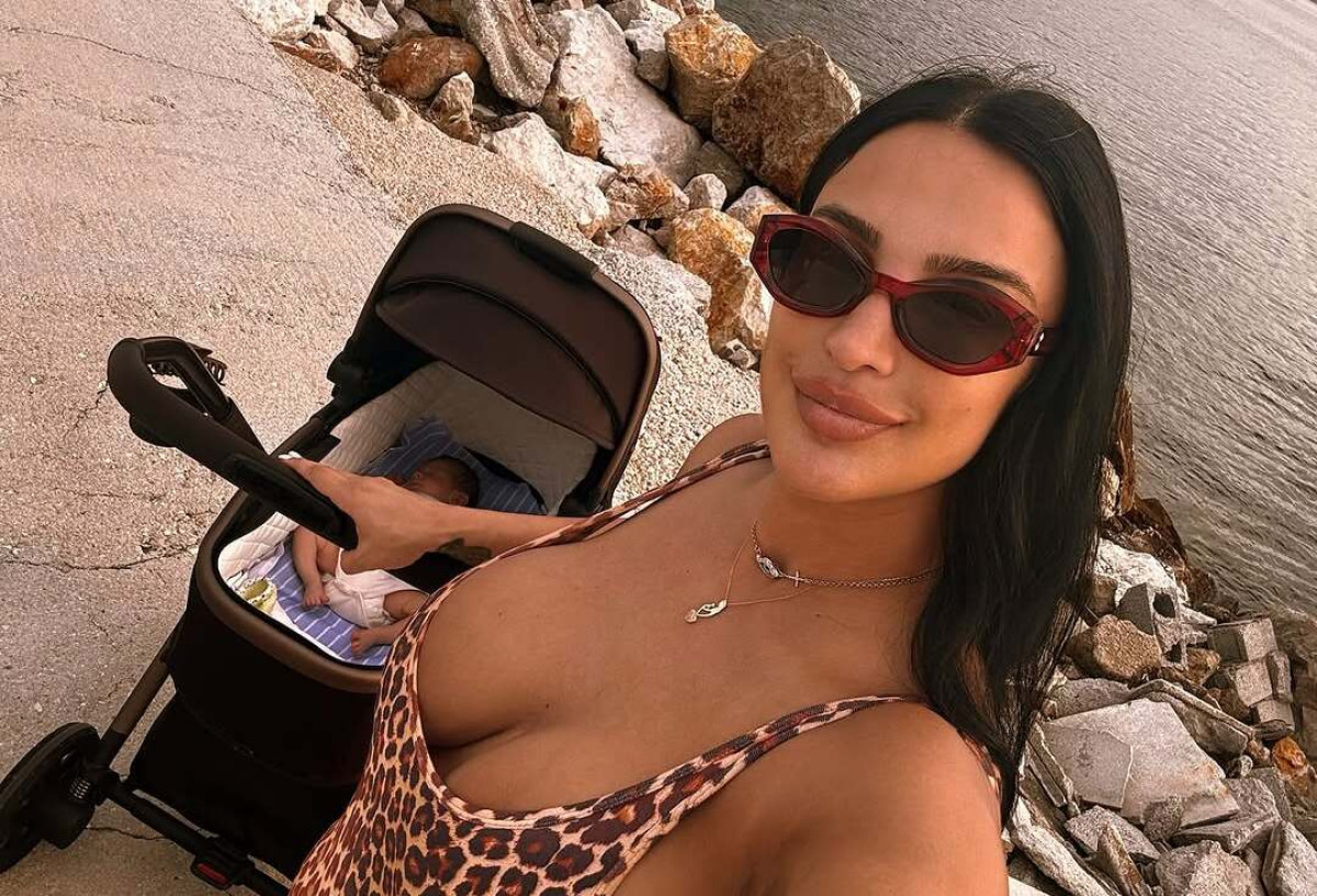 Αθηνά Ευμορφιάδη: Έντυσε τον γιο της «νυχτεριδάκι» και ανέβασε το πιο γλυκό Halloween post ever - Μαντεύεις τι ντύθηκε εκείνη;