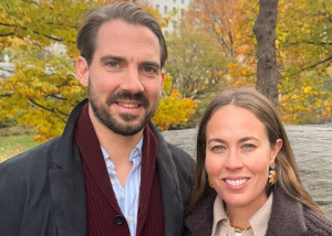 Νίνα Φλορ - Φίλιππος Ντε Γκρες: Ακόμα και στη μακρινή Μοζαμβίκη απολαμβάνουν κάτι ελληνικό (αλλά με εξωτική θέα)