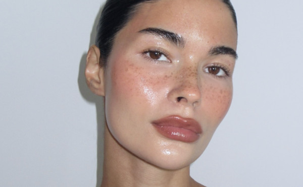 Color Corrector ή Concealer: Τι μπαίνει πρώτο;