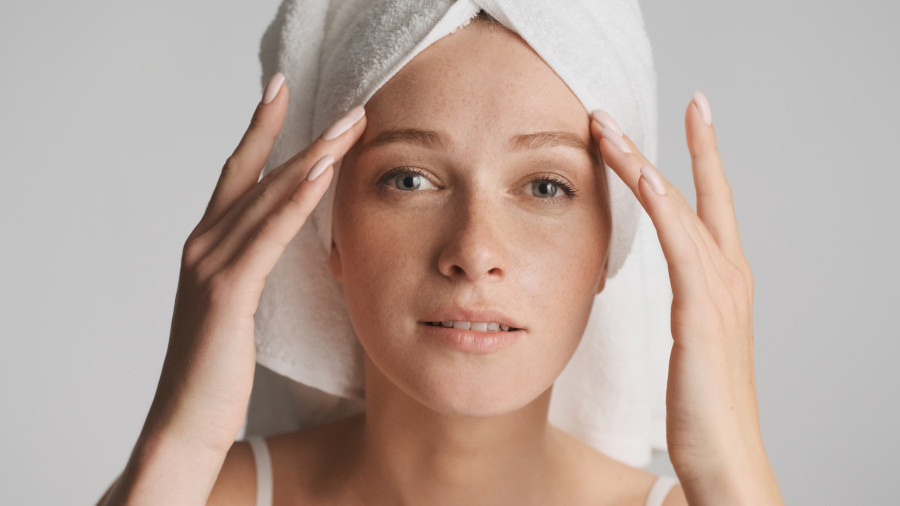 Αυτή η θεραπεία «σαν Botox» υπόσχεται να λειαίνει τις ρυτίδες μέσα σε μόλις ένα λεπτό