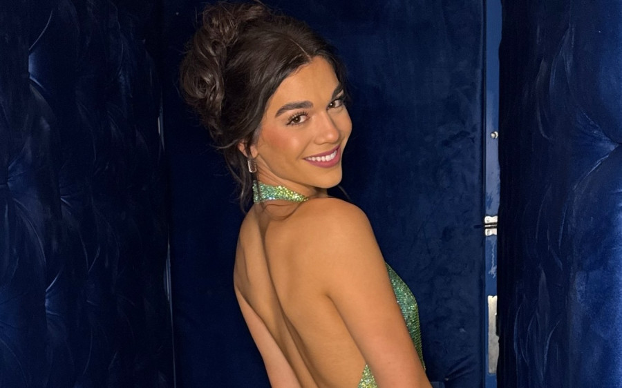 Μελίνα Νικολαϊδη: Γενέθλια στην Ελλάδα, με τη μαμά Δέσποινα να τραγουδάει και μια τρολ κονκάρδα