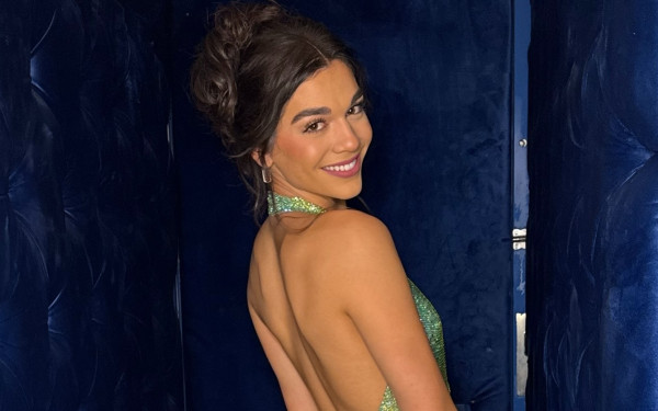 Μελίνα Νικολαϊδη: Γενέθλια στην Ελλάδα, με τη μαμά Δέσποινα να τραγουδάει και μια τρολ κονκάρδα