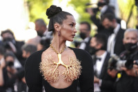 Η Matcha-Chic εμφάνιση της Bella Hadid είναι το ρετρό καλοκαιρινό look που θα θες να αντιγράψεις