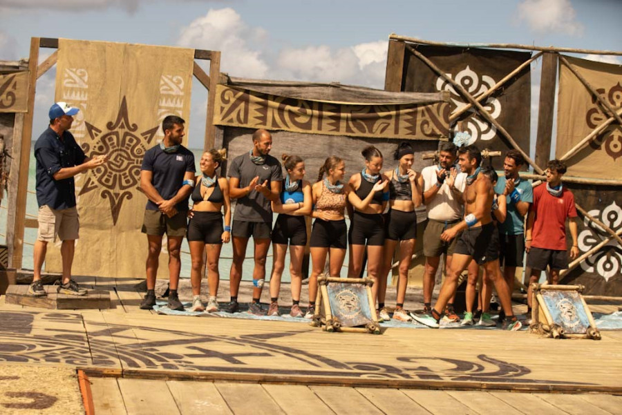 Survivor: Βραδιά έντασης για τους Μπλε μετά τη νίκη των Αθηναίων και η αποχώρηση που θα φέρει ανατροπές