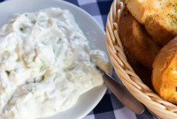 Εσύ ξέρεις το μυστικό για ένα πηχτό, παραδοσιακό τζατζίκι όπως της ταβέρνας;