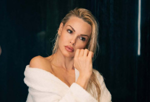 Βίκυ Κάβουρα: Ο απρόσμενος επισκέπτης που έφερε δώρα αλλά... δεν έφαγε από το κέικ της