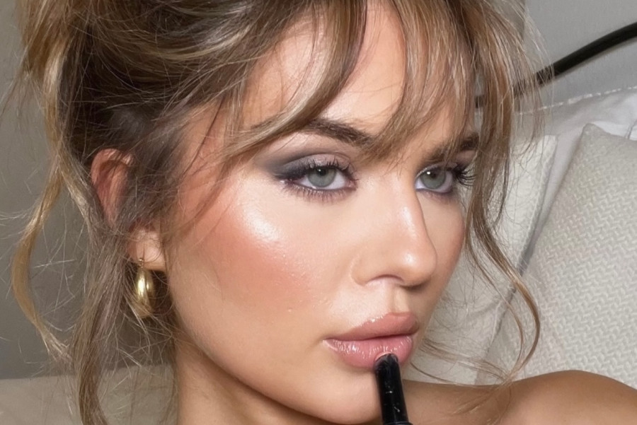 Η φράντζα σε σχήμα «U»: Το μοντέρνο τρικ που αναδεικνύει το πρόσωπο αυτή την άνοιξη