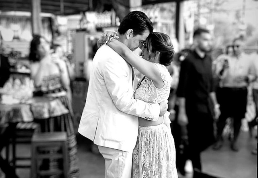 Χριστίνα Βραχάλη - Graham Wood: Το πάρτι του γάμου τους ήταν ένα καλοκαιρινό όνειρο αγάπης!