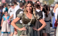 Αθηνά Οικονομάκου: Αφιέρωση όλο νόημα και παιχνιδιάρικη διάθεση στον Bruno της από το Oktoberfest