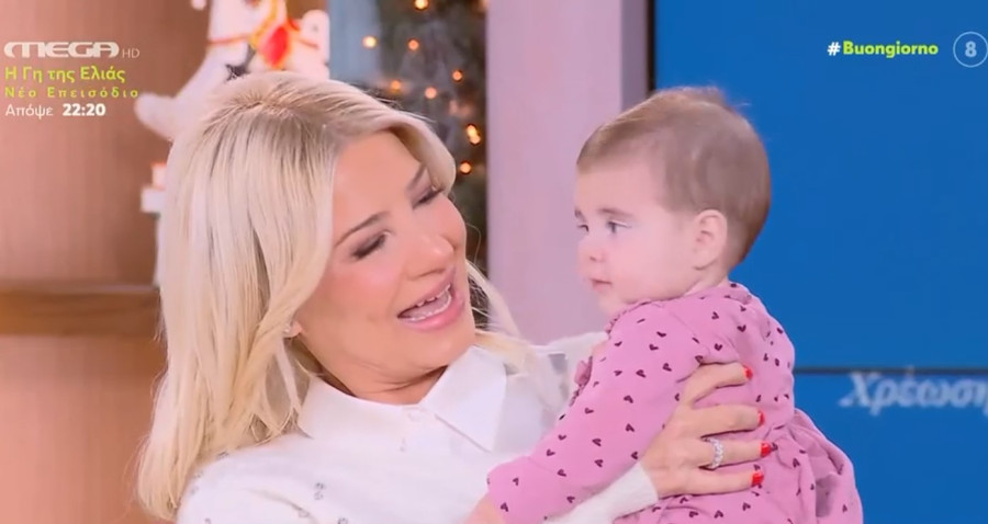 Έπαθε... έρωτα η Φαίη Σκορδά με το μωρό που μπήκε στο πλατό! «Πάει η ροή!»