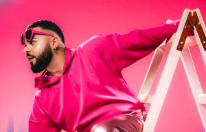 Συγκινεί ο πατέρας του Akylas: «Μετακινούμαι πλέον πολύ δύσκολα, αλλά θα βρω τη δύναμη για να πάω μαζί του στη Eurovision»