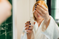 Plumping serum: Αυτός ο ορός προσφέρει άμεση ενυδάτωση έως και +150%