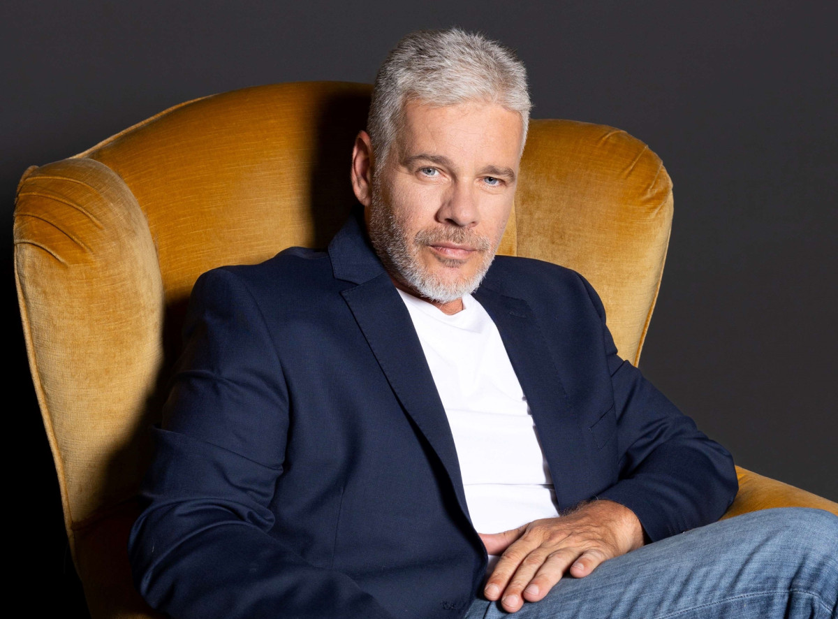 Νίκος Γρίτσης: «Ο καλλιτέχνης θέλει ένα ισχυρό σοκ για να επανέλθει και ίσως ο θάνατος της γυναίκας του Νότη να είναι αυτό»