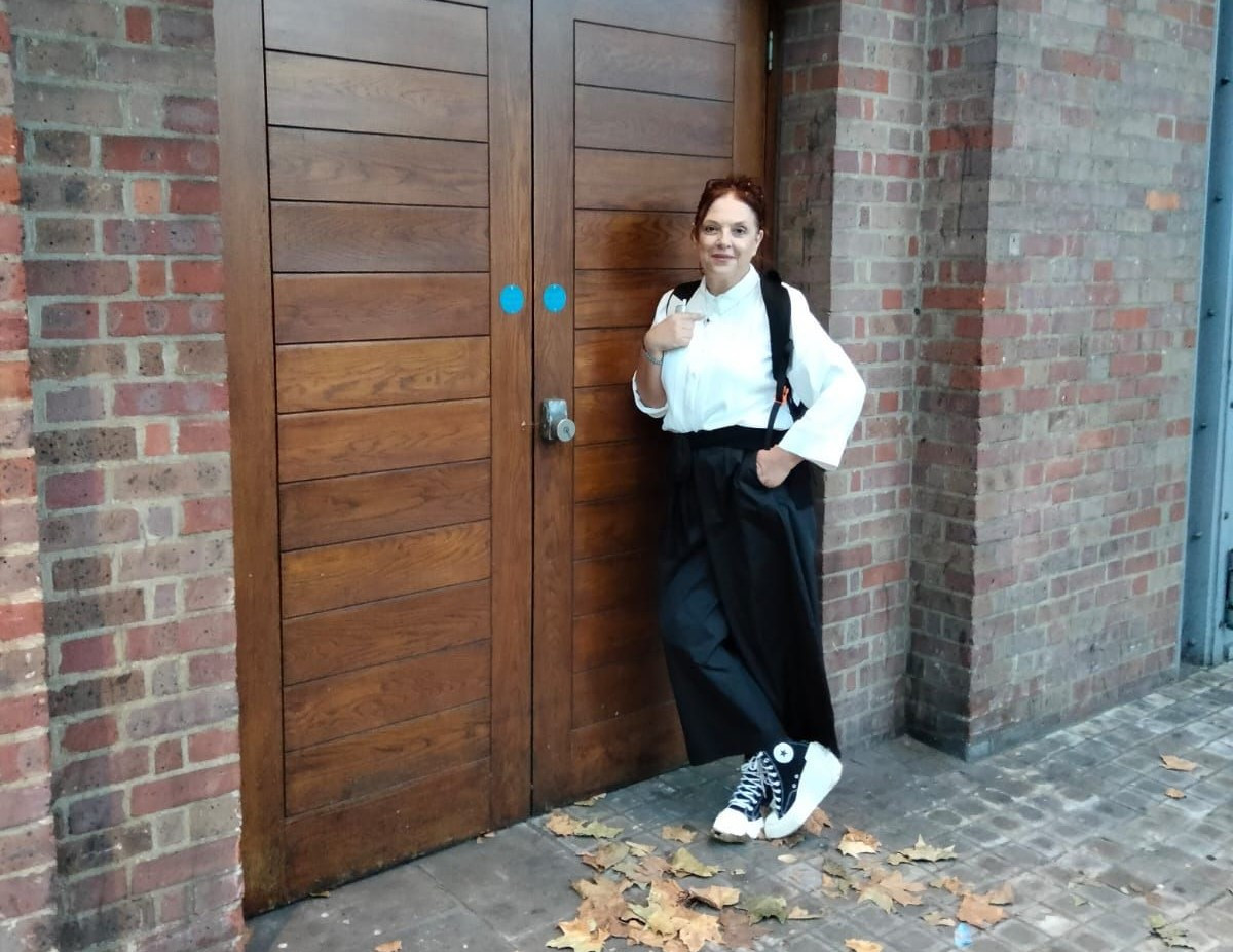 Ελένη Ράντου: Υποδέχτηκε τα 60 με 3 τούρτες, στέκα με φωτάκια και τον Βασίλη Παπακωνσταντίνου