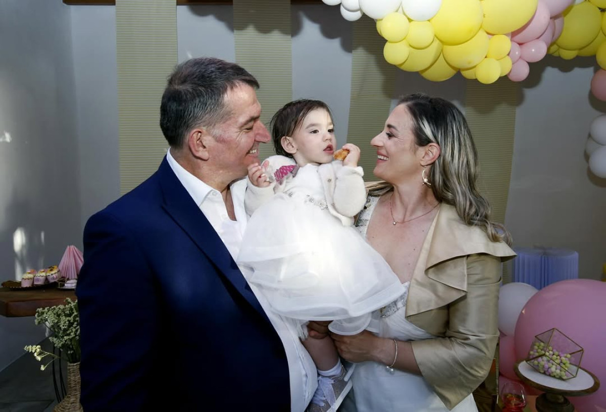Πύρρος Δήμας: Η κόρη του... προετοιμάζεται να ακούσει το ιστορικό «κάτσε κάτω από την μπάρα»!