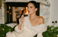 Minimalist white mani: Η Kendall Jenner μας εμπνέει για την αρχή του 2026