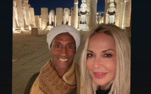 Άννα Βίσση: Από το Κάϊρο σε βραδινή επίσκεψη στο Luxor