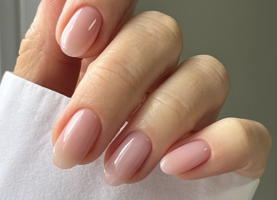 Whisper Nails: Η μινιμαλιστική αισθητική που κάνει το minimal να δείχνει εντυπωσιακό