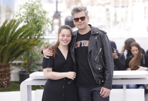 Ποια είναι η Anna Biolay, η κόρη του Benjamin Biolay και της Chiara Mastroianni;