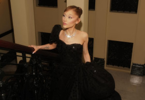 Blepharoplasty bun: Γιατί αυτή η τάση μπορεί να κοστίσει την υγεία των μαλλιών σου;