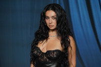 «Messy girl»: Γιατί αυτή η φαινομενικά ατημέλητη αισθητική κατακλύζει το Instagram;