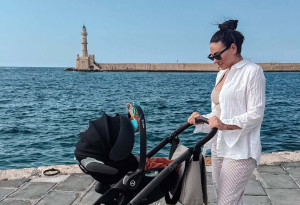 Ευρυδίκη Βαλαβάνη: Σε ποιον λένε ότι μοιάζει ο γιος της, πότε θα γίνει η βάφτιση και τι είπε για το όνομα