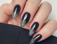 Το “Smoke Nails” Trend είναι το πιο μαγικό και ατμοσφαιρικό μανικιούρ του φθινοπώρου